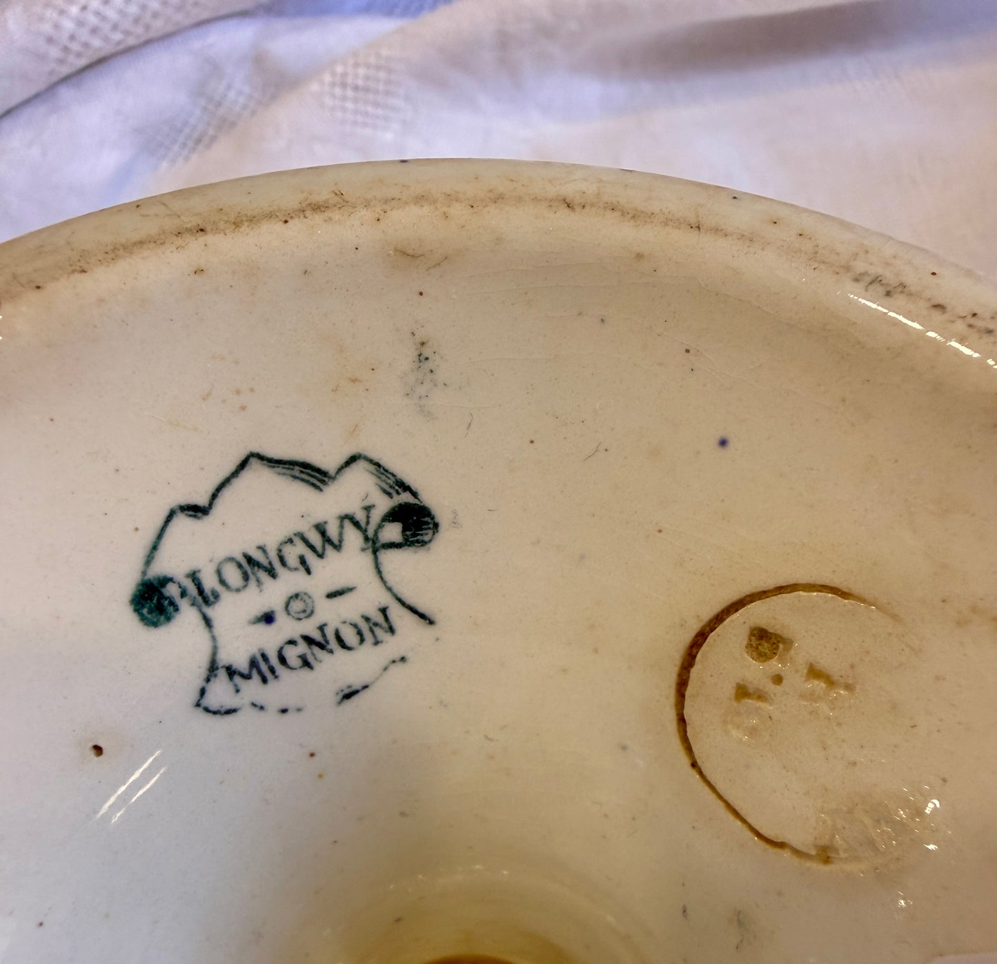 Compotier antiguo Longwy Mignon con pájaros y flores Francia, finales siglo XIX
