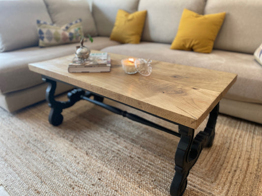 Mesa de centro estilo frailero restaurada