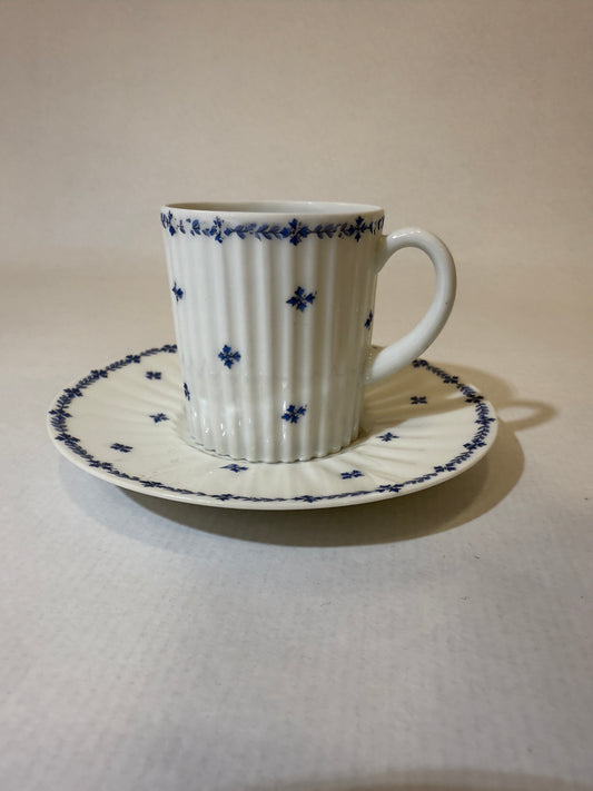 Taza de café espresso en porcelana de Limoges A. Lanternier & Cie (c. 1930–35)