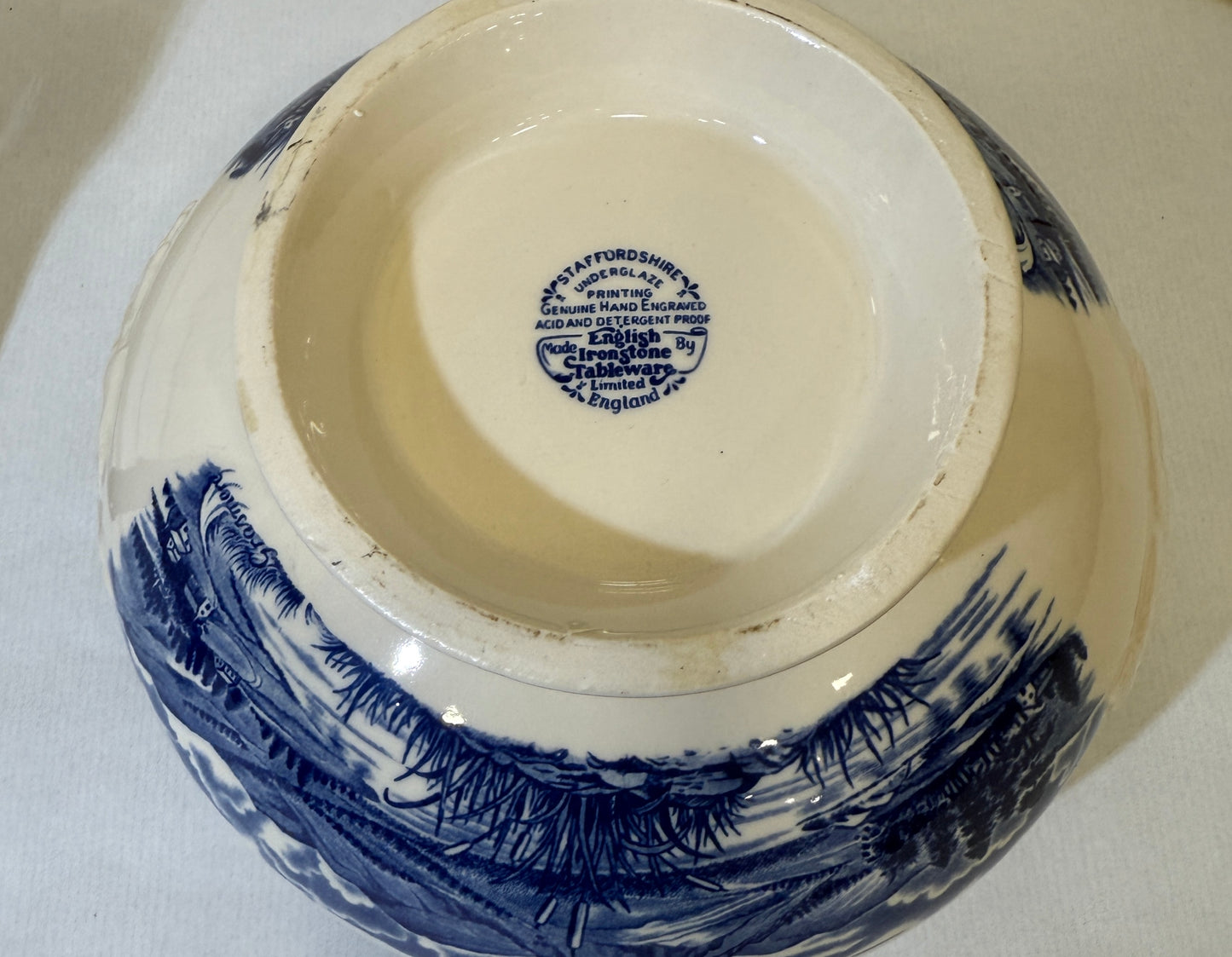 Sopera inglesa azul Tableware Ltd., Staffordshire (Ironstone)