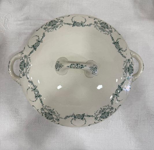 Sopera antigua Lunéville modelo Guirlande – Francia, ca. 1880–1920