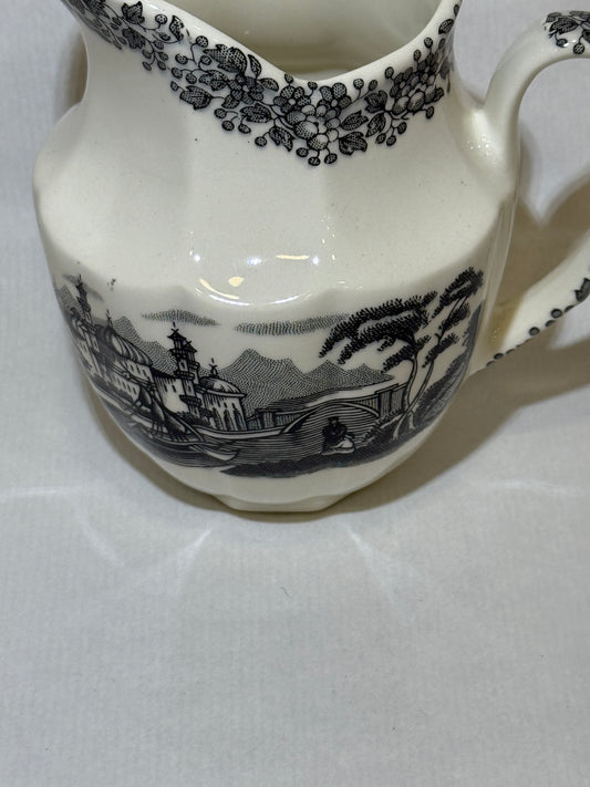 Jarra de leche La Cartuja de Sevilla Ochavado Negro