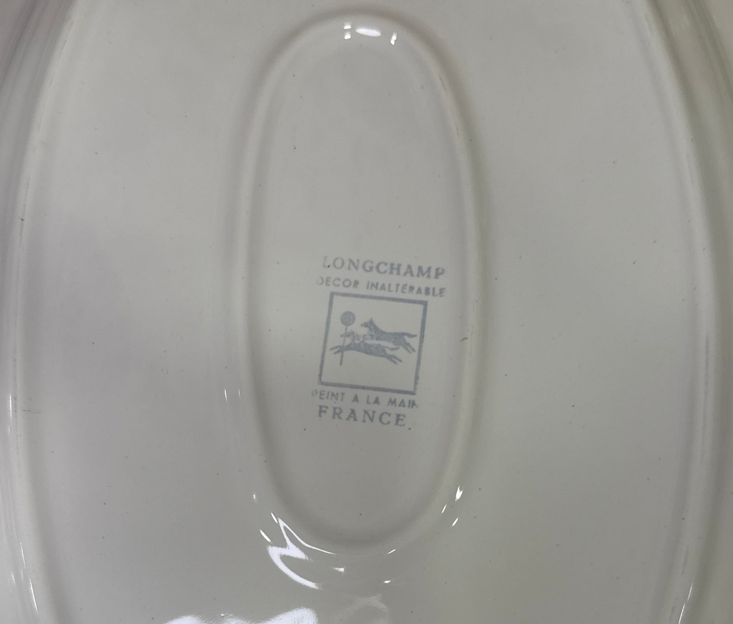 Sopera antigua francesa Longchamp pintada a mano con fuente