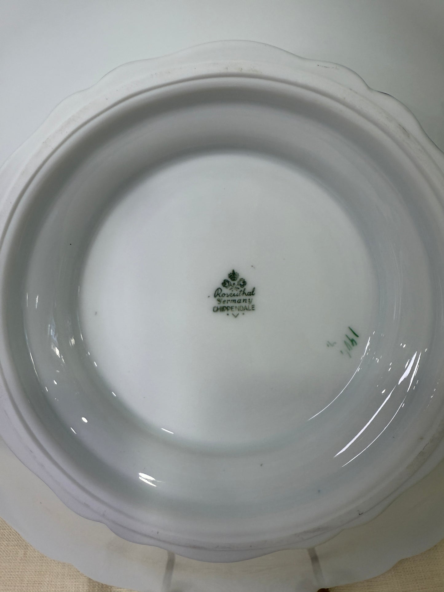 Fuente con pie de porcelana Rosenthal Chippendale