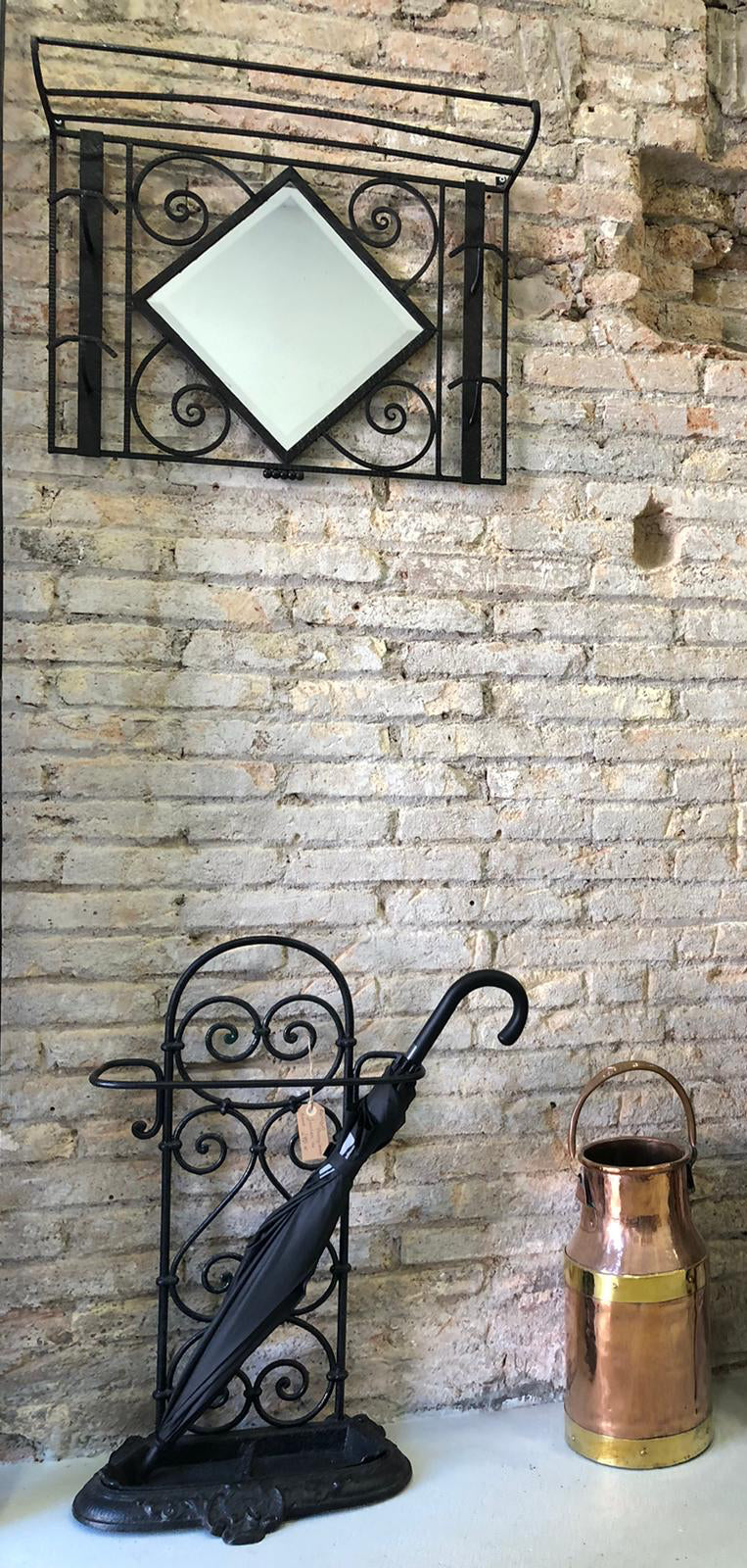 Mesita de noche francesa Louis XV del siglo XIX Marquetería original