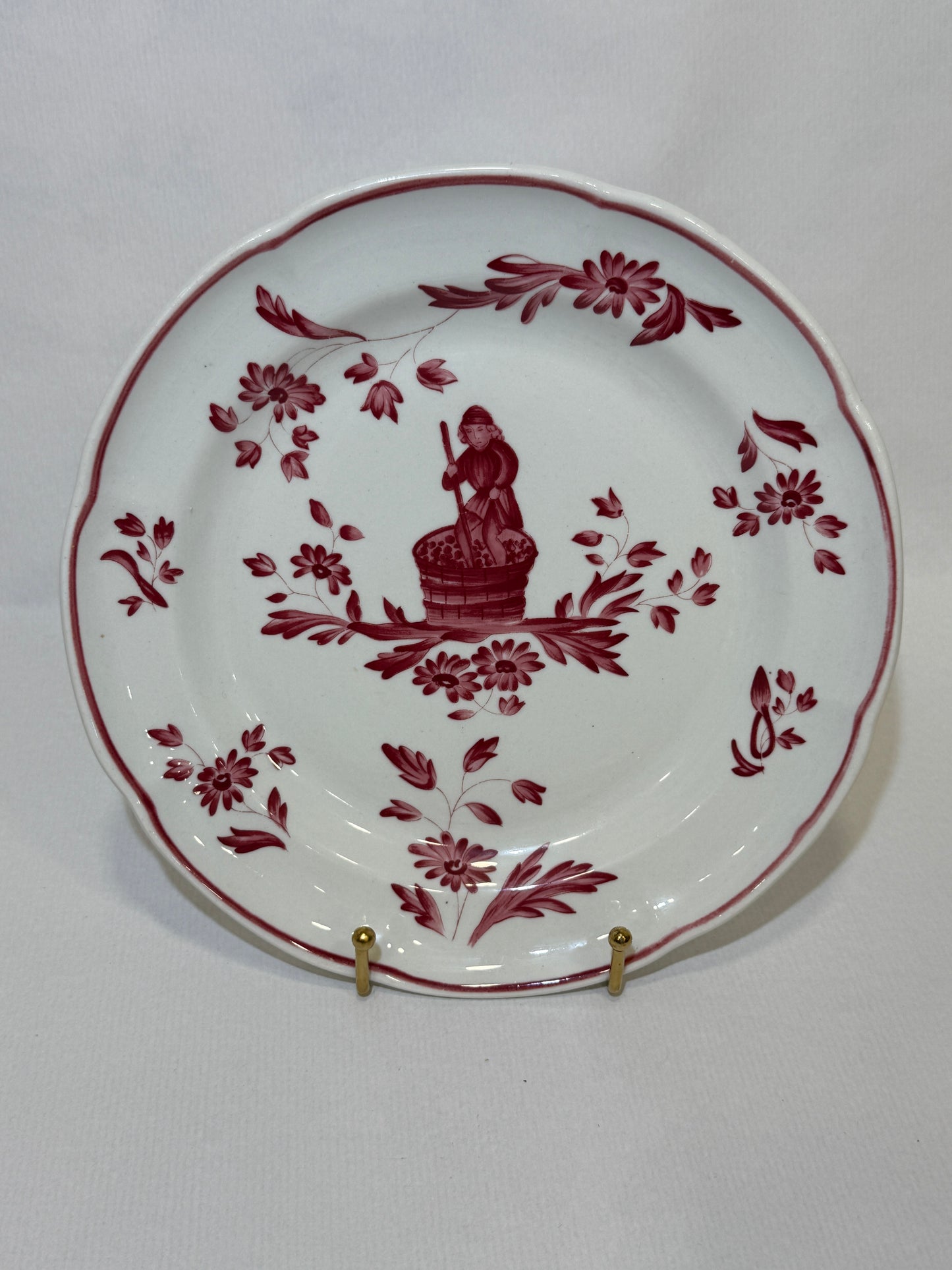 Plato antiguo Longchamp decorado a mano