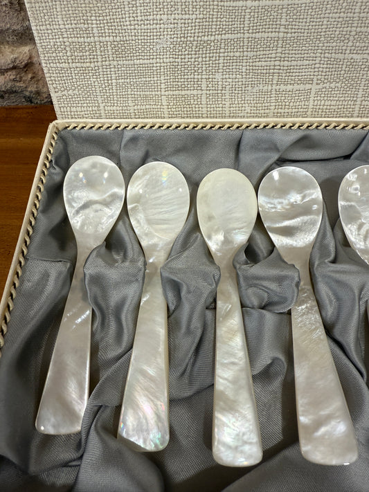 Cucharas antiguas de nácar Alemania