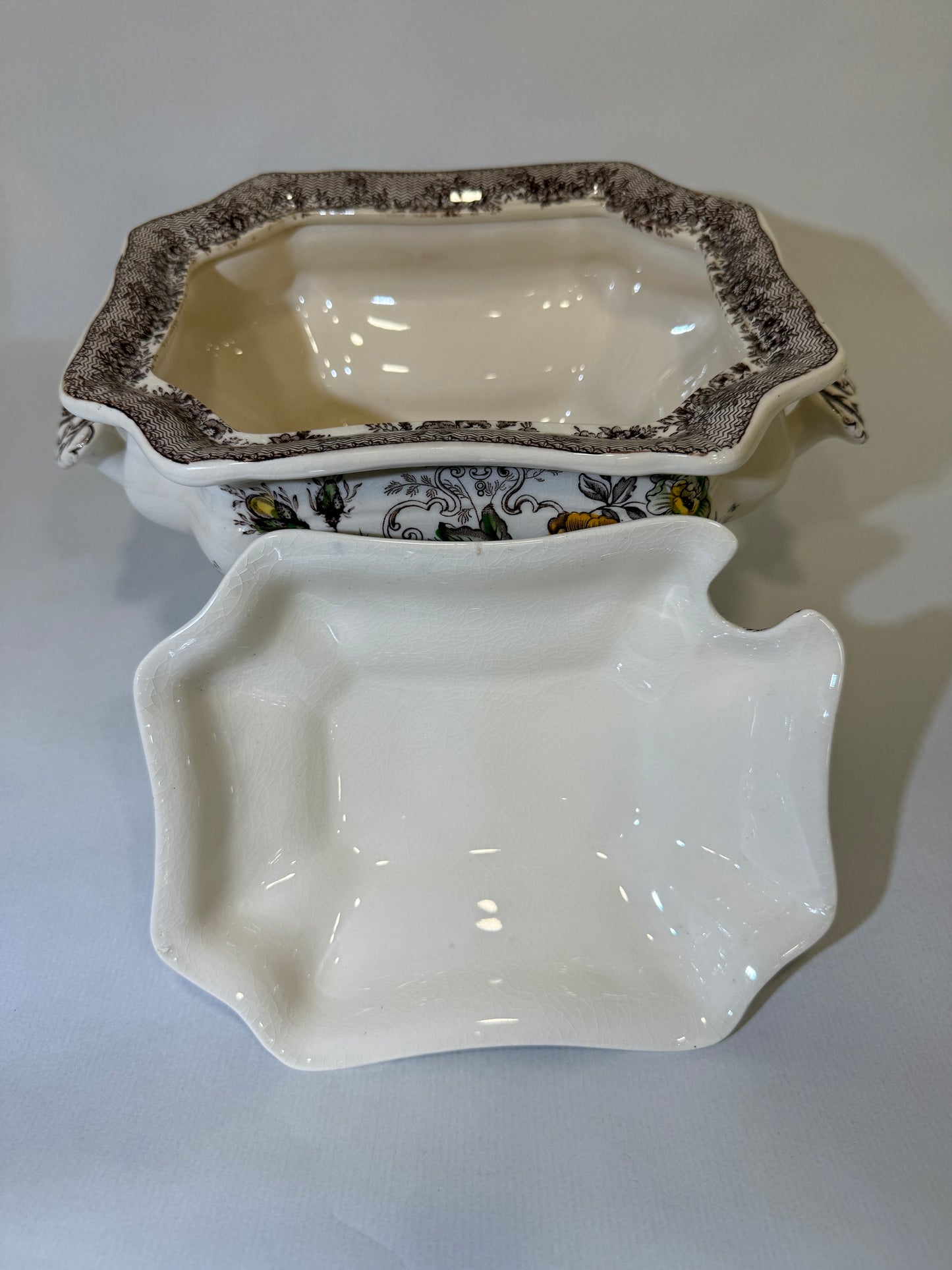 Sopera vintage Ascot, Mason’s Patent Ironstone (Inglaterra, c. 1940–1960)