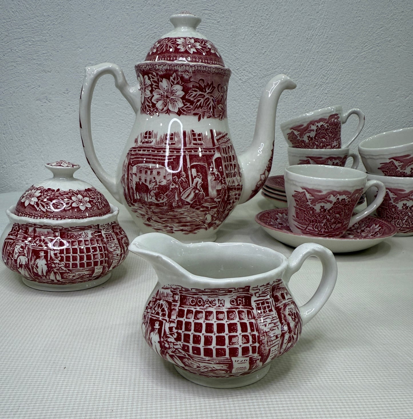 Juego de desayuno inglés Coaching Taverns – Royal Tudor Ware, Staffordshire