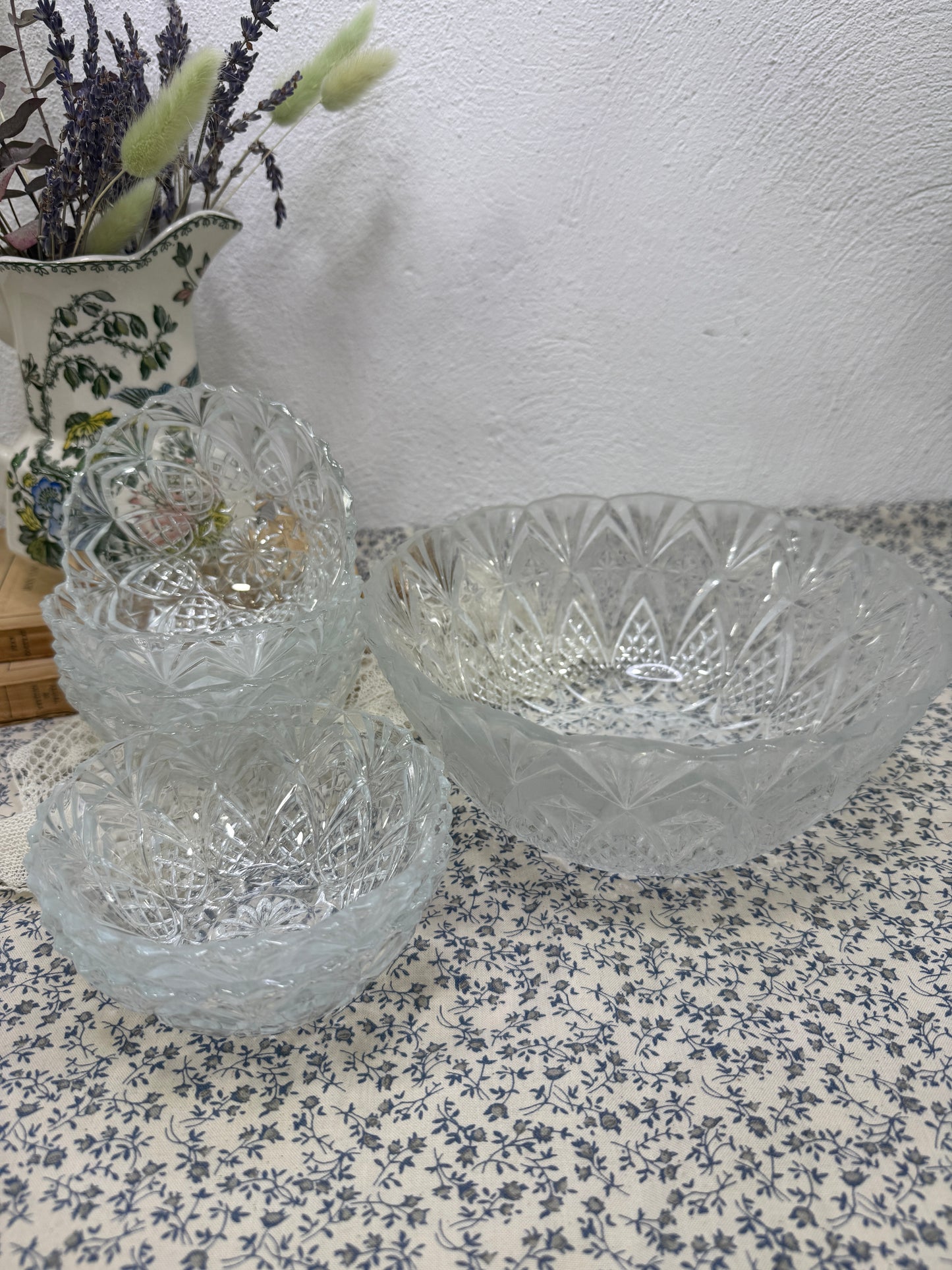 Conjunto de cristal prensado francés bowl grande + 6 cuencos