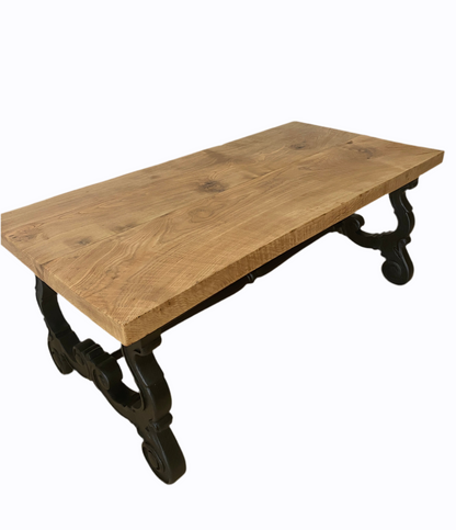 Mesa de centro estilo frailero restaurada