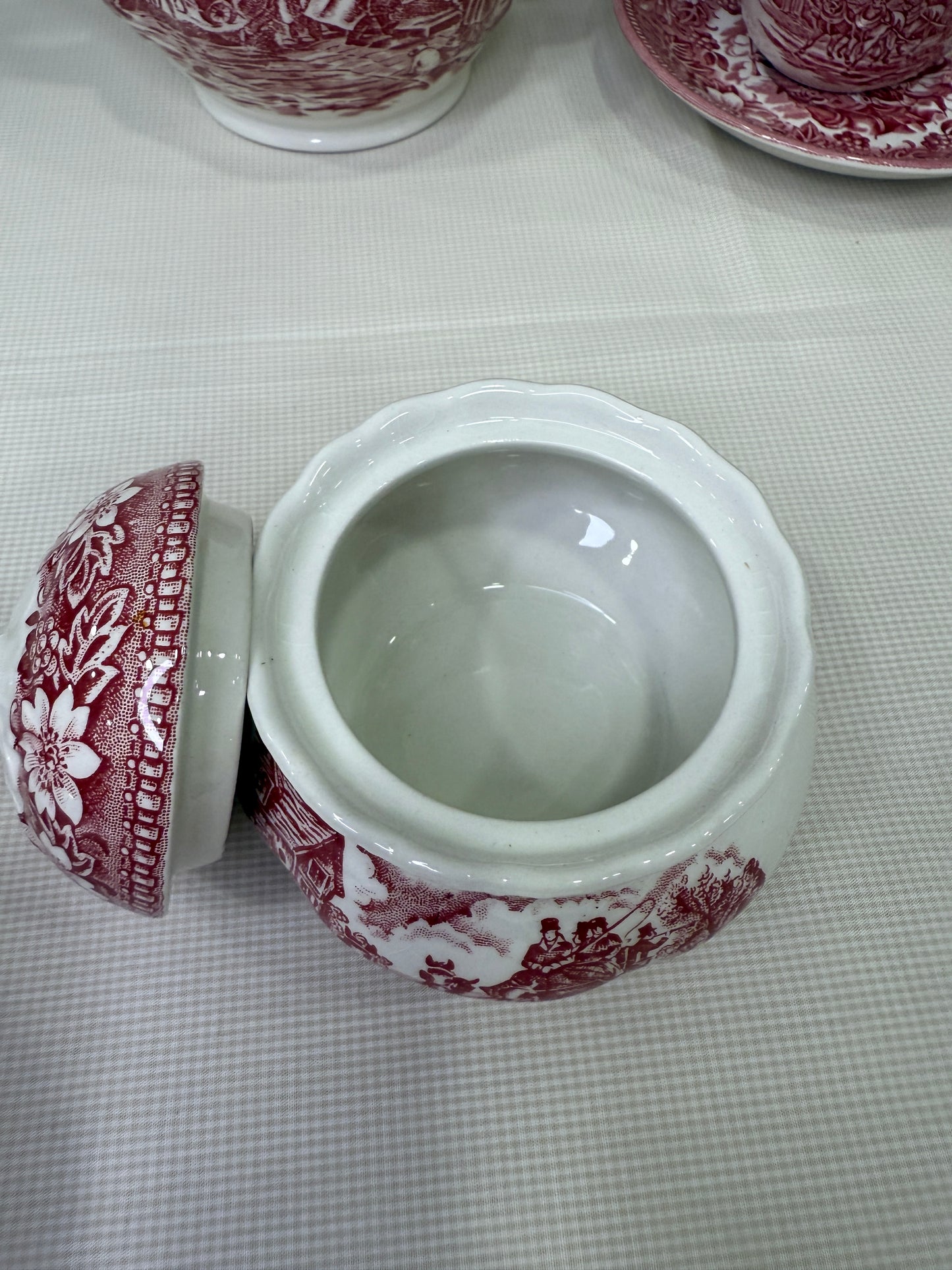 Juego de desayuno inglés Coaching Taverns – Royal Tudor Ware, Staffordshire