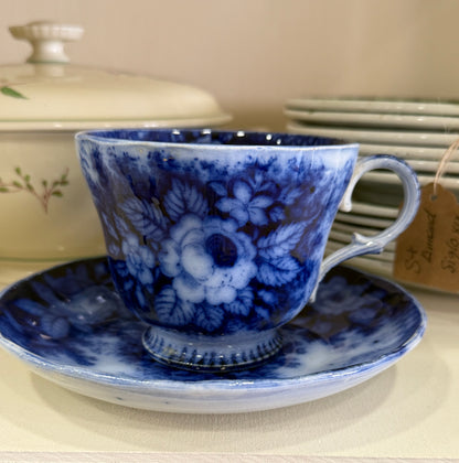 Taza grande con plato – Villeroy & Boch Jardiniere (siglo XIX)