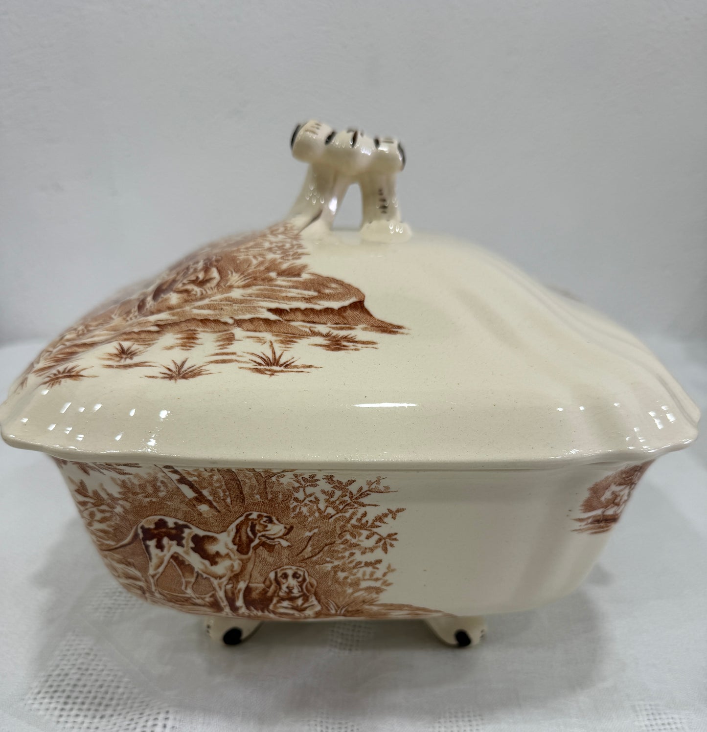 Sopera antigua Longchamp – Modelo Veneur (caza) – ca. 1880–1900