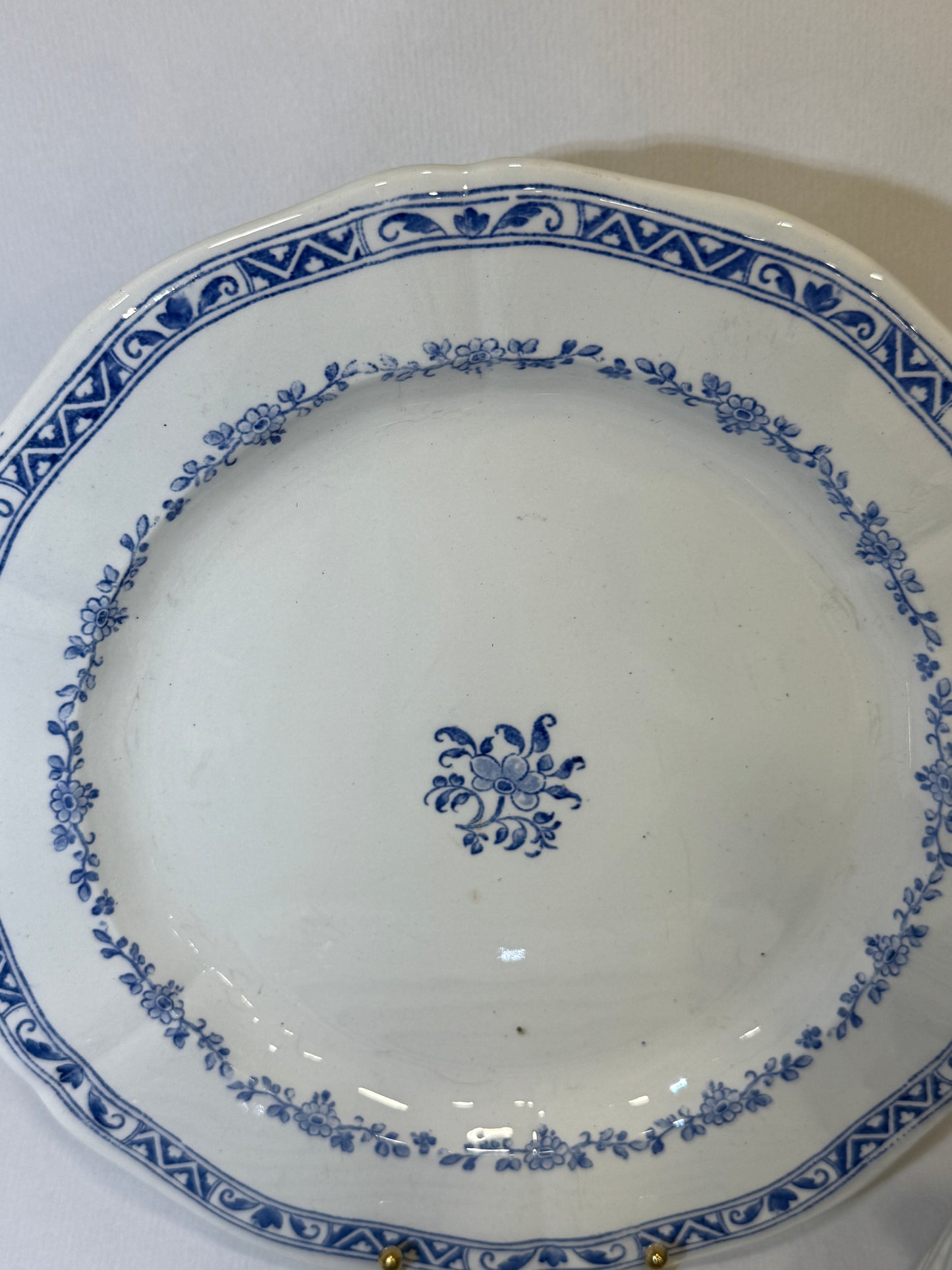 Vajilla de loza francesa de Gien en azul cobalto (circa 1880–1930)