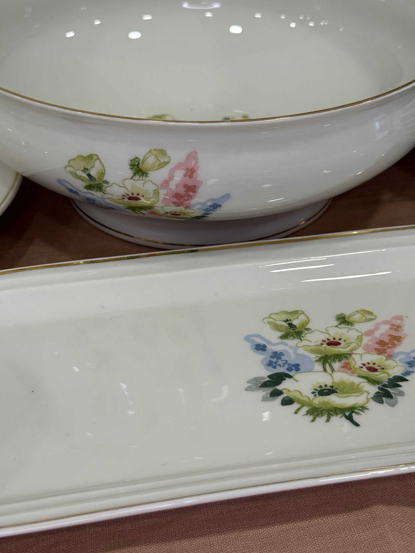 Vajilla completa Haviland Limoges – Elegancia francesa con flores campestres (Francia, s. XX)