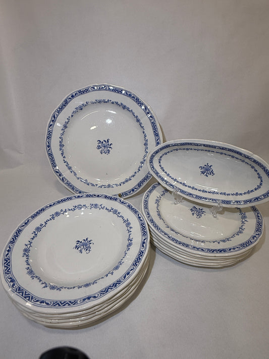 Vajilla de loza francesa de Gien en azul cobalto (circa 1880–1930)