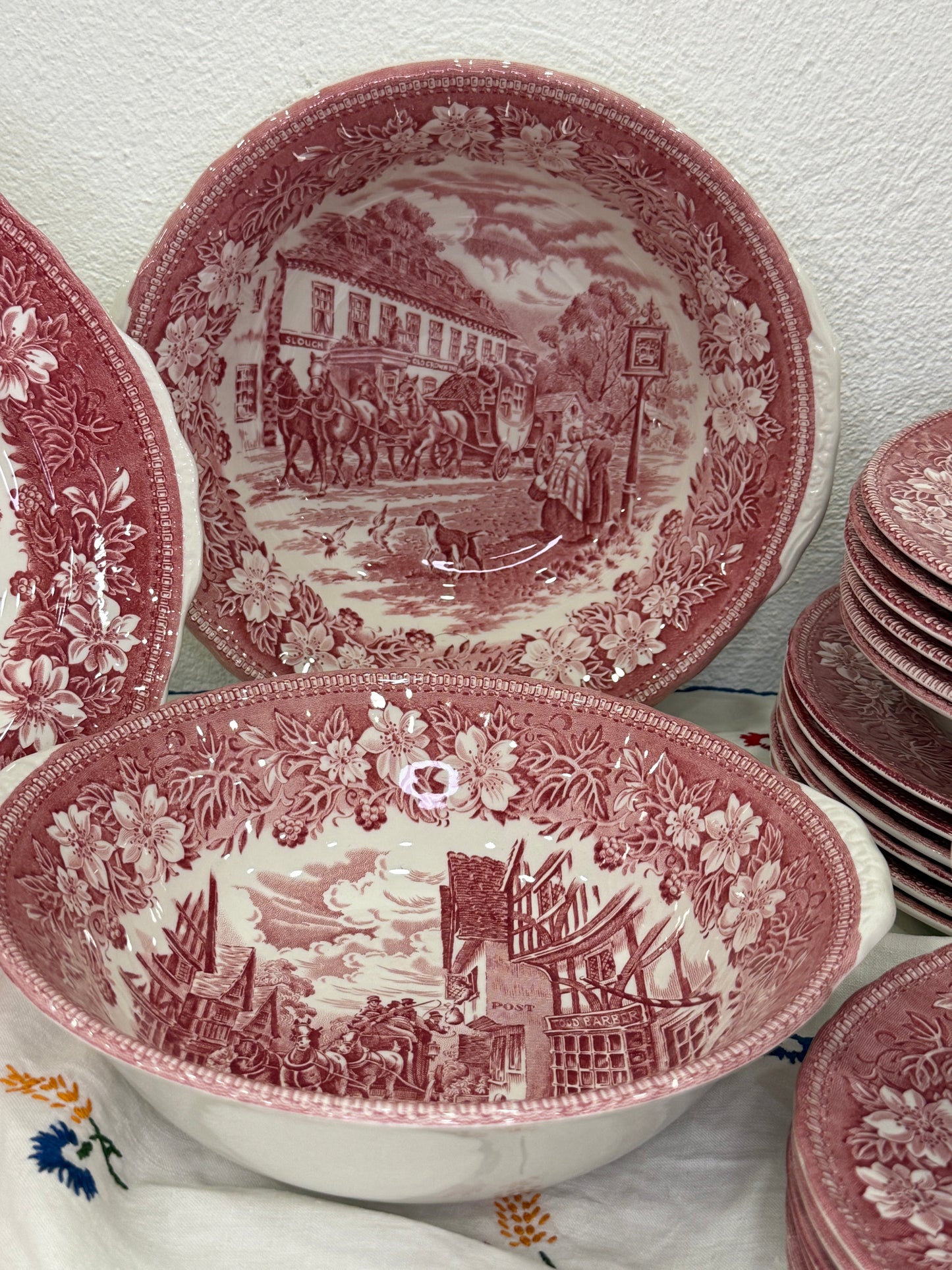 Vajilla inglesa Royal Tudor Ware Coaching Taverns para 6 personas