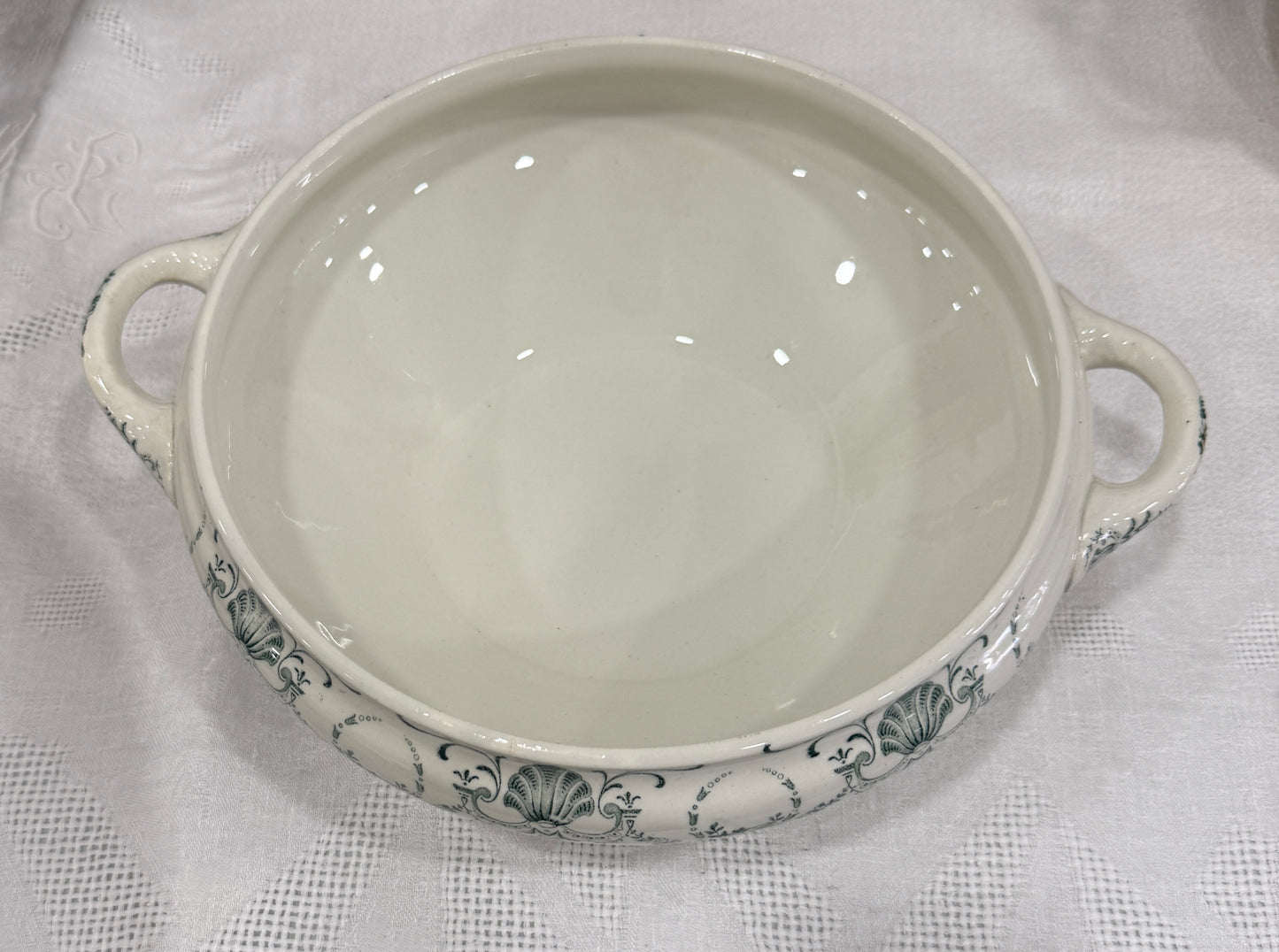 Sopera antigua Lunéville modelo Guirlande – Francia, ca. 1880–1920