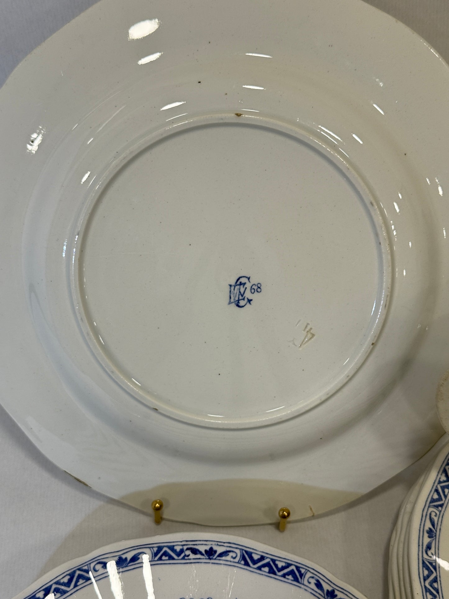 Vajilla de loza francesa de Gien en azul cobalto (circa 1880–1930)