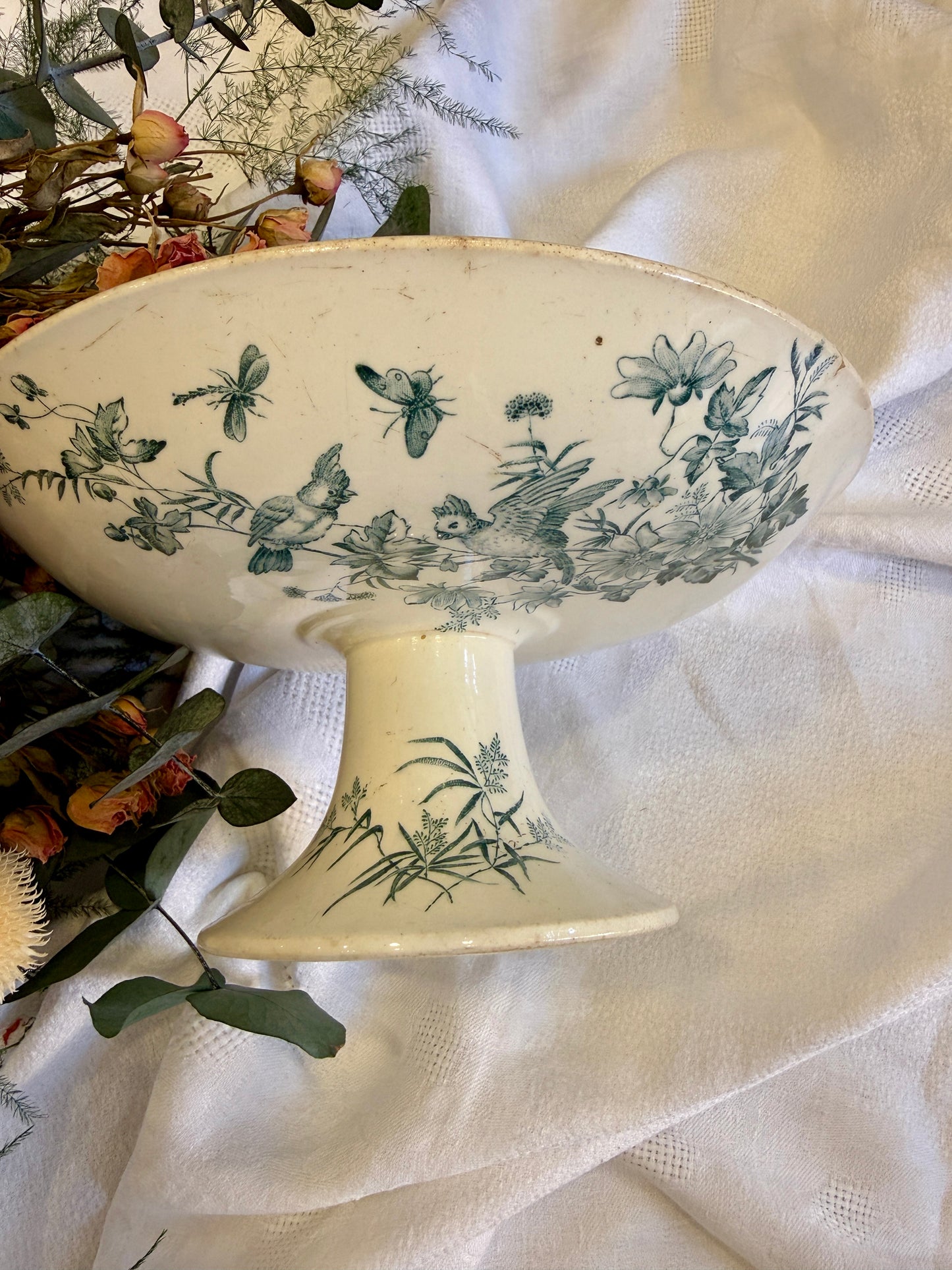Compotier antiguo Longwy Mignon con pájaros y flores Francia, finales siglo XIX
