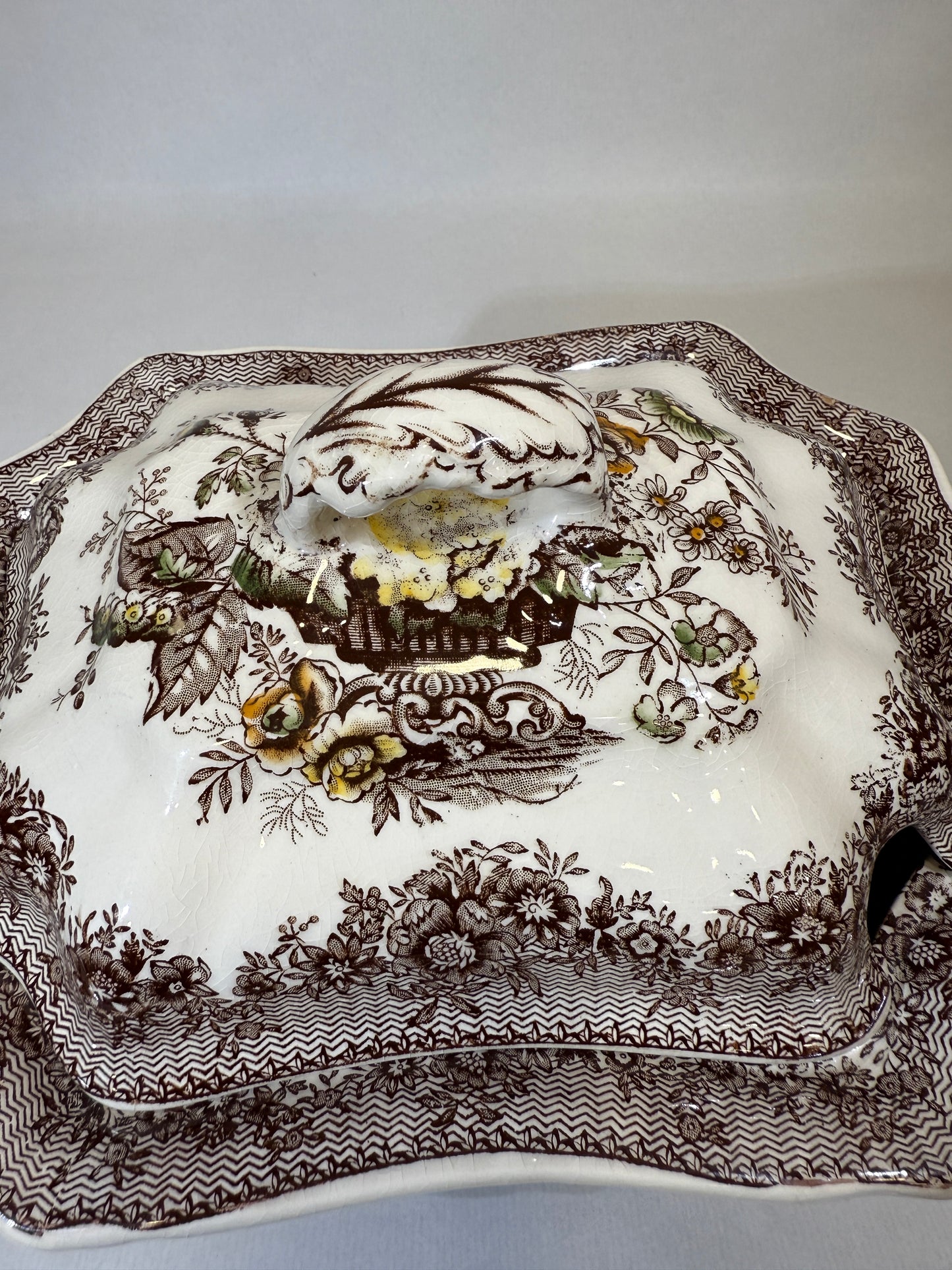 Sopera vintage Ascot, Mason’s Patent Ironstone (Inglaterra, c. 1940–1960)