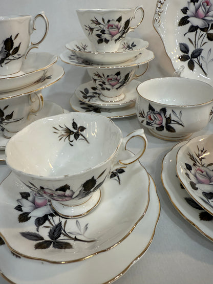 Juego té Royal Albert Queen’s Messenger (1950–1970), porcelana inglesa antigua