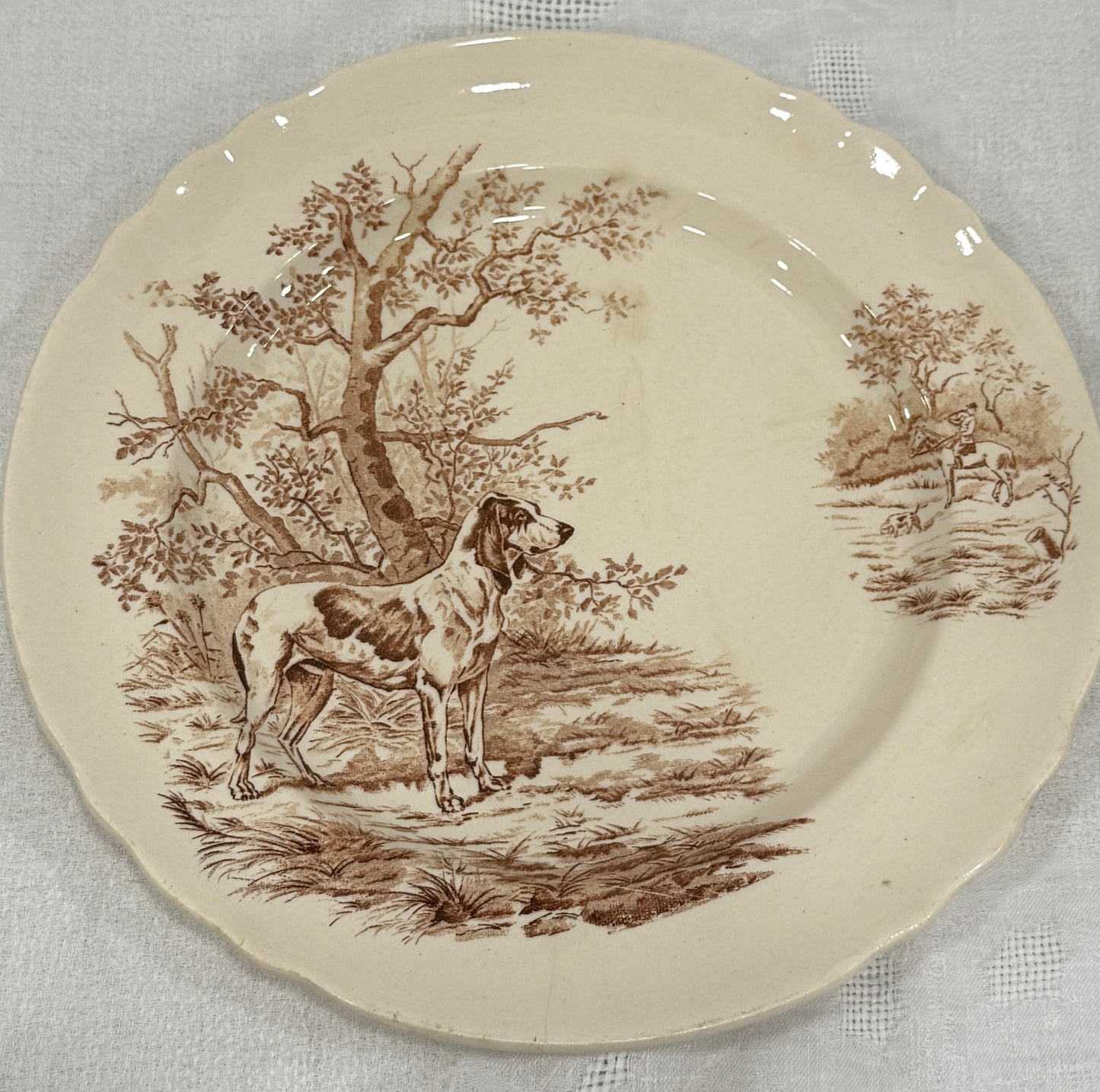 Fuente redonda Longchamp – Modelo Veneur en sepia (terre de fer), ca. 1880–1900