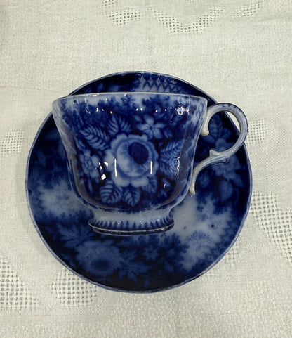 Taza grande con plato – Villeroy & Boch Jardiniere (siglo XIX)