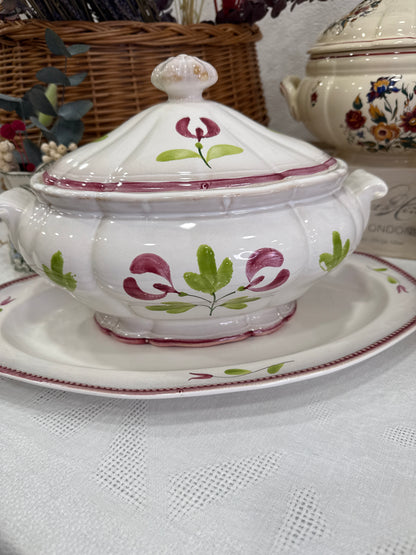 Sopera antigua francesa Longchamp pintada a mano con fuente