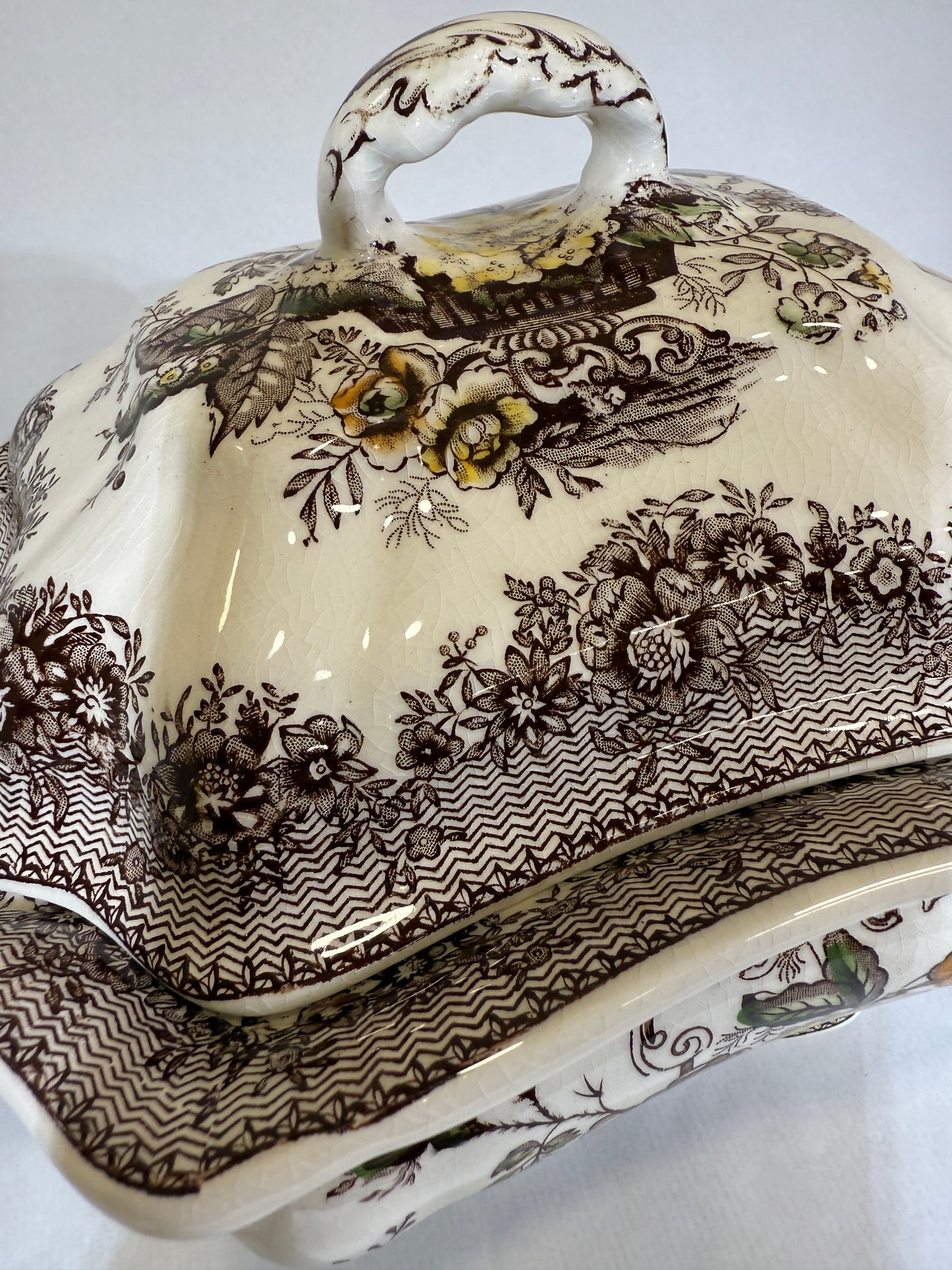 Sopera vintage Ascot, Mason’s Patent Ironstone (Inglaterra, c. 1940–1960)