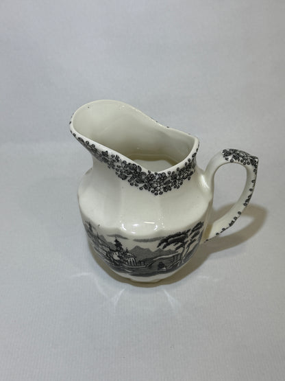 Jarra de leche La Cartuja de Sevilla Ochavado Negro