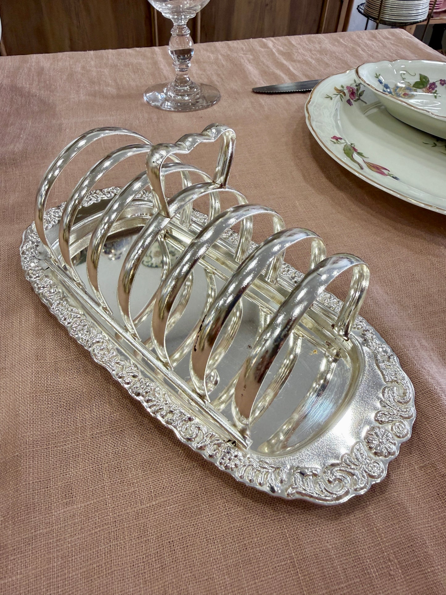 Porta tostadas vintage de metal plateado