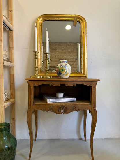 Mesa auxiliar estilo provenzal en roble macizo