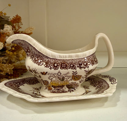 Salsera antigua Mason’s Ironstone modelo Ascot con plato original