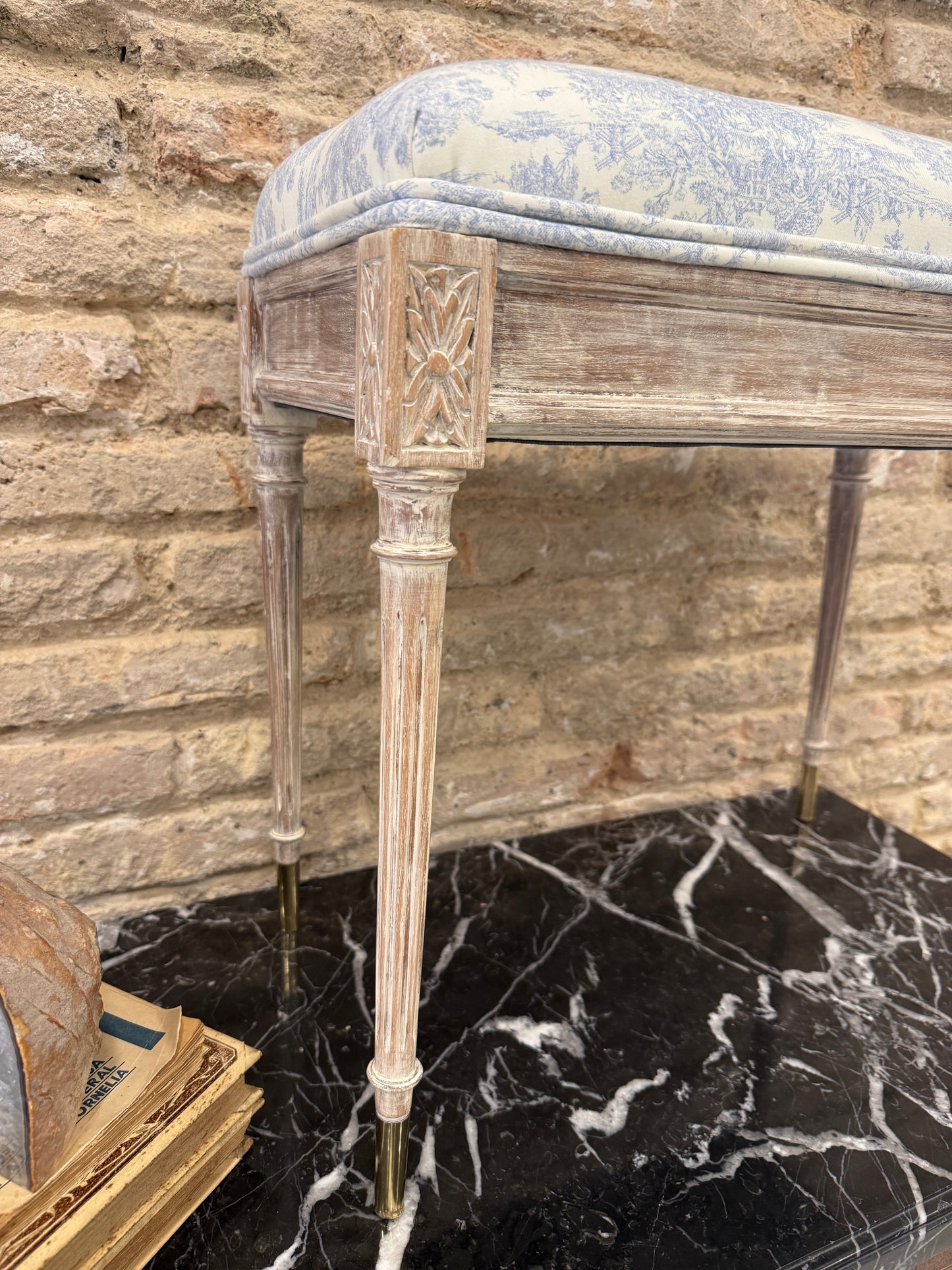 Banqueta estilo Luis XVI